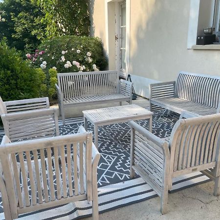 Les Rougemonts Eucalyptus Hotell Champguyon Exteriör bild