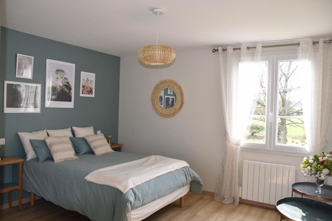 Les Rougemonts Eucalyptus Hotell Champguyon Exteriör bild
