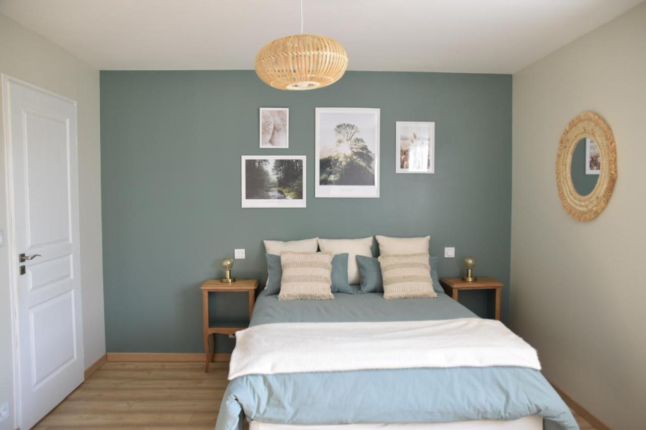 Les Rougemonts Eucalyptus Hotell Champguyon Exteriör bild