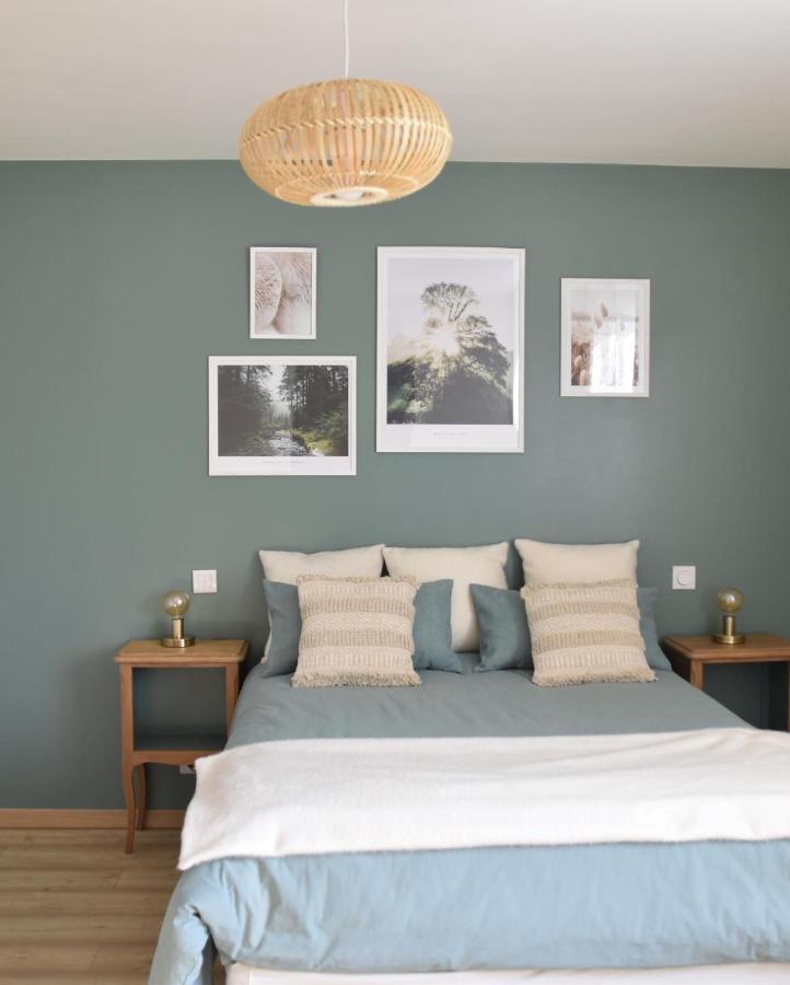 Les Rougemonts Eucalyptus Hotell Champguyon Exteriör bild